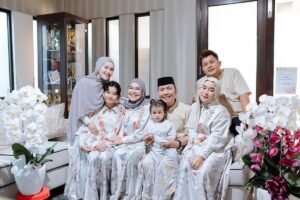 Ayu Ting Ting & Keluarga Cantik, Koleksi Ria Miranda Lebaran 2025