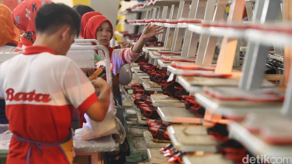 Bata Rugi Besar: Presiden Komisaris Mundur, Apa Penyebabnya?