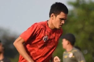 Bek Sayap Persija Merapat ke Persib? Profil dan Fakta Mengejutkan!