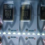 Harga Emas Antam Anjlok! Cek Harga Terbaru Per Gram