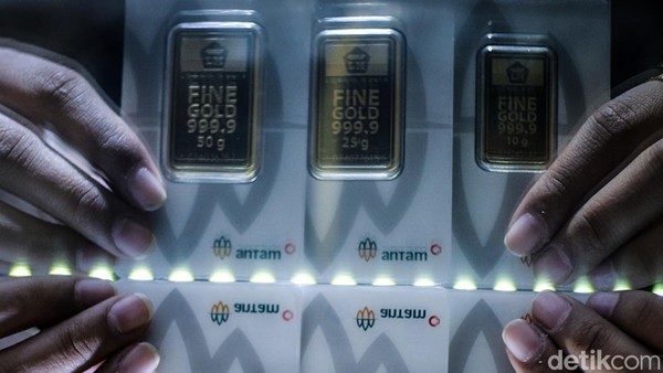 Harga Emas Antam Anjlok! Cek Harga Terbaru Per Gram