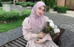 Khansa Mariska: Kisah Cinta Selebgram & Gus Azmi, Resmi Menikah!