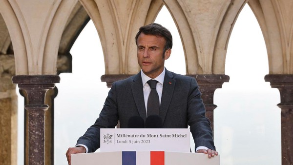 Macron Desak Gencatan Senjata: Perang Israel-Iran Memanas