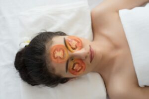 Pelembap Wajah: Revolusi Terbaru vs. Formula Lama, Pilih Mana?