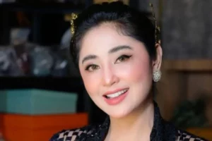 Rahasia Dewi Perssik: Nona Ambon, Julukan & Keberuntungannya di Dunia Hiburan