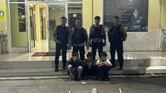 Tawuran Petasan Petamburan: 3 Remaja Ditangkap, Perang Sengit!